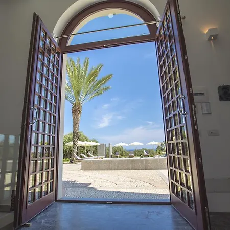 伊尔多诺迪阿泰纳公寓 公寓 切法卢