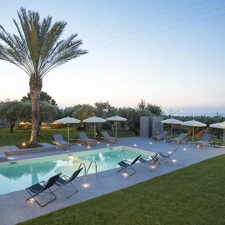 伊尔多诺迪阿泰纳公寓 公寓 *